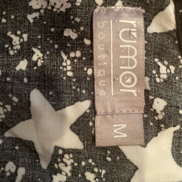 ♣️ 3/$20 RUMOR star deep v-neck romper - Picture 9 of 10